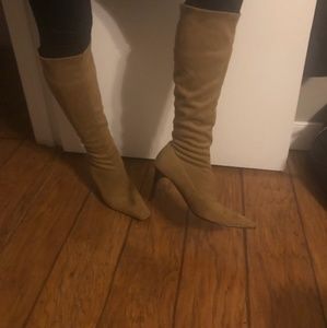 Ladies suede boots